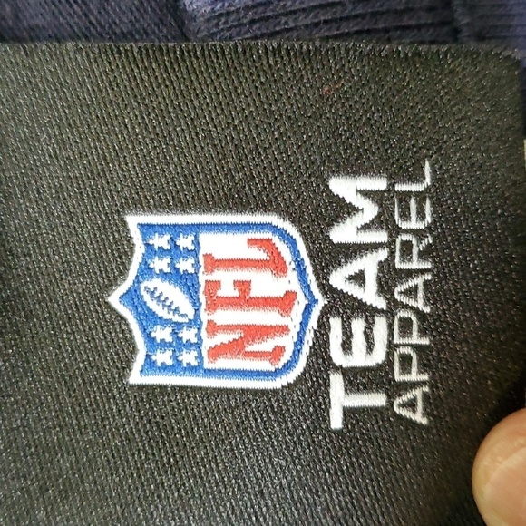 NFL TEEM APPAREL, PATRIOTS football blue tee. Size 18/20. Excellent cond… - Picture 4 of 6